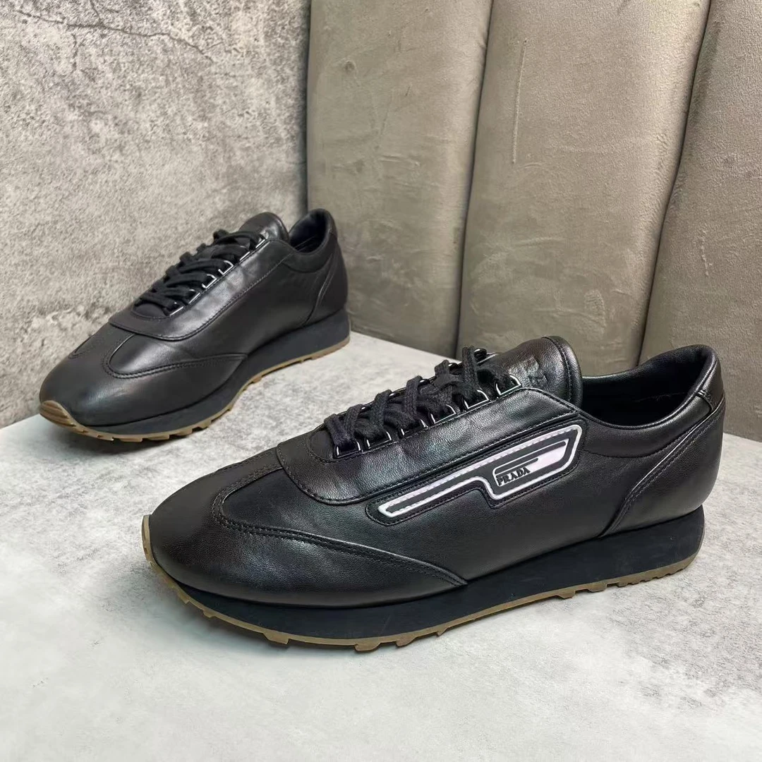 95新 Prada/普拉达 黑色皮革舒适百搭低帮休闲运动鞋/40.5码