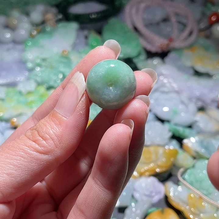 颈饰未镶嵌翡翠天