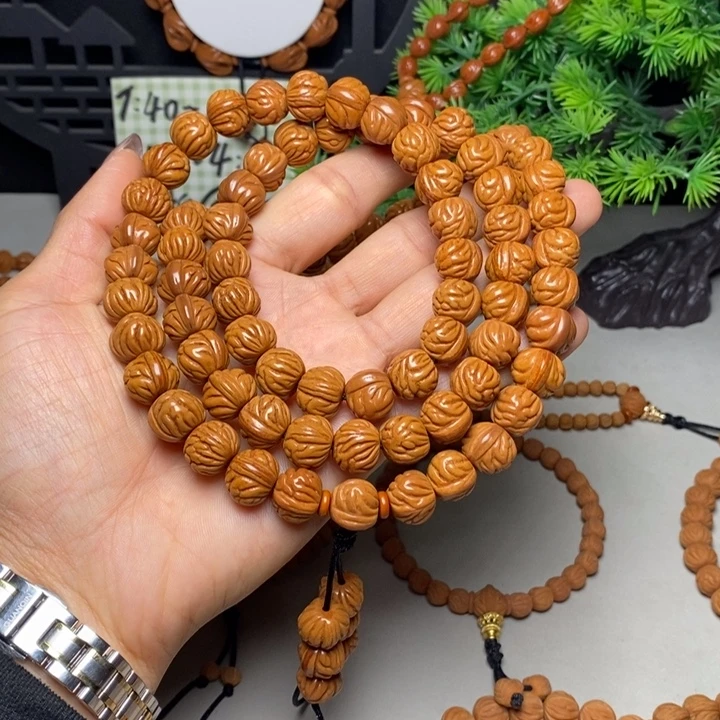 手串桃核金蟾脖挂