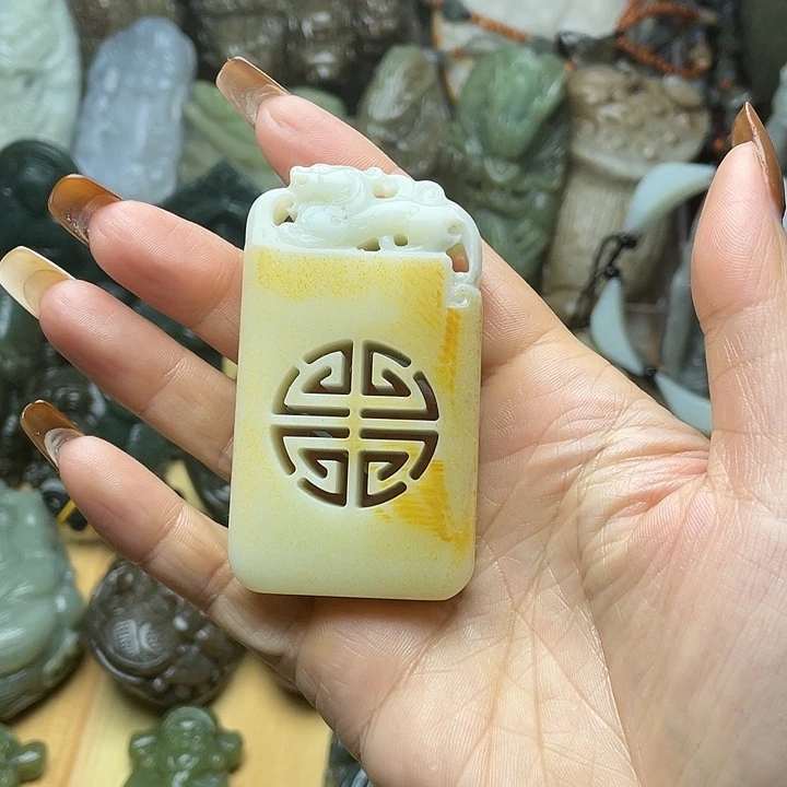 老***）和田玉未镶嵌挂件