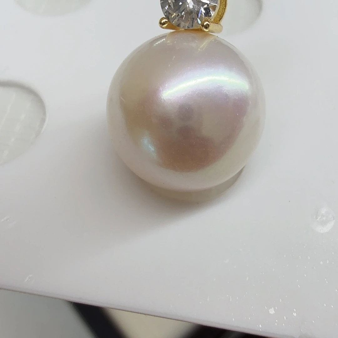 艾***希淡水珍珠银S925镶嵌颈饰