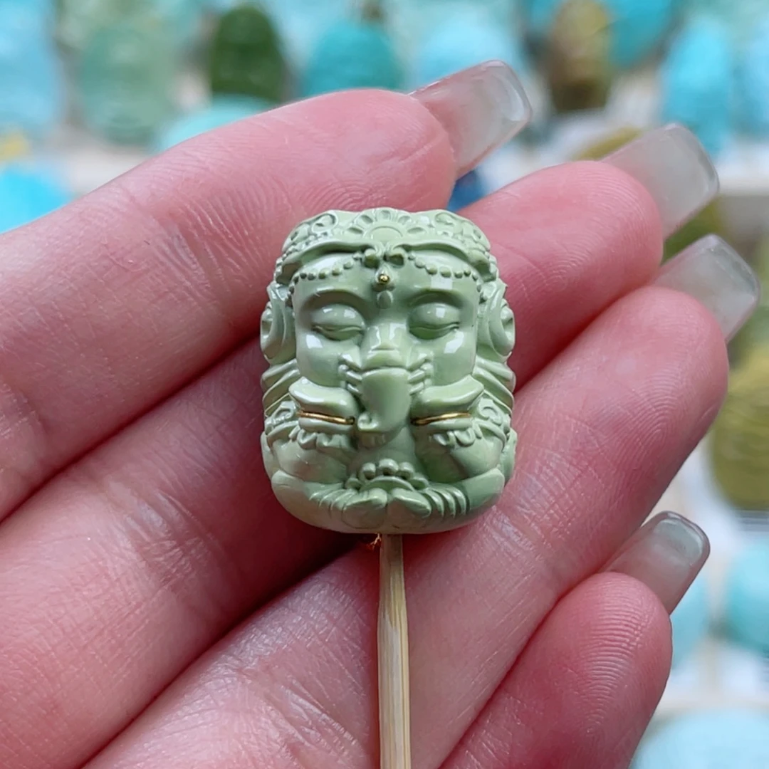 绿松石未镶嵌珠宝奇石