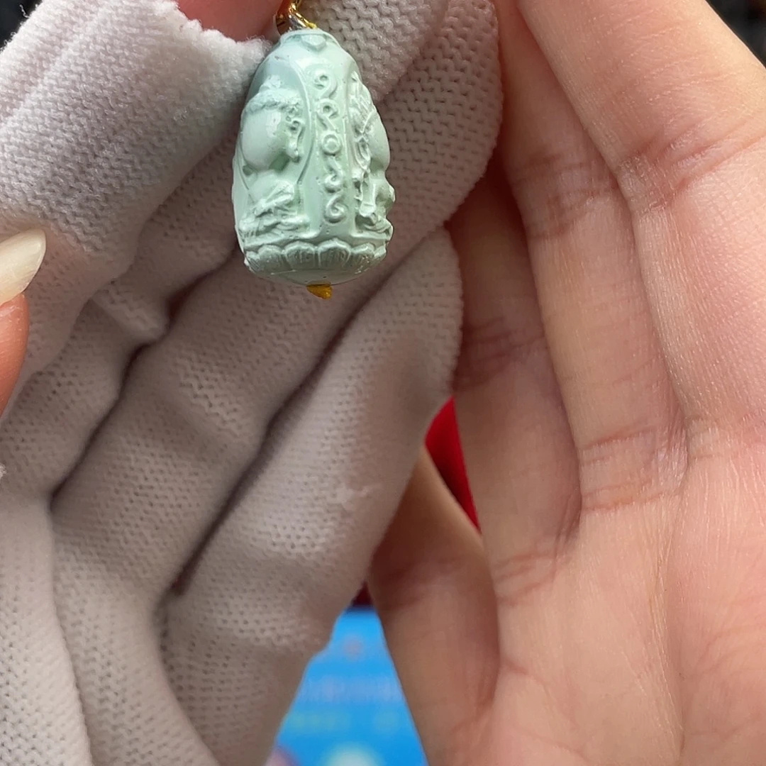 绿松石未镶嵌挂件