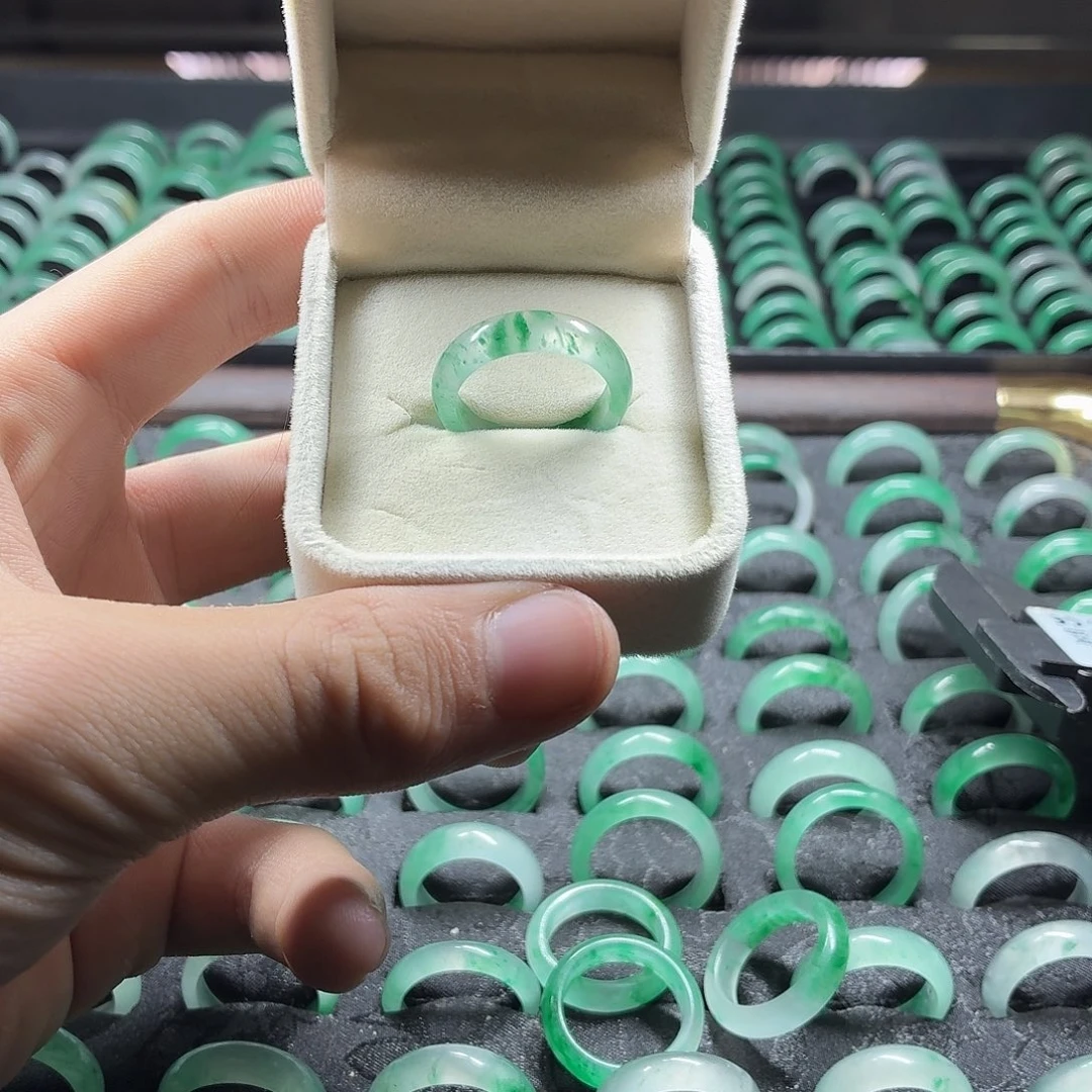 石英质玉合金戒指
