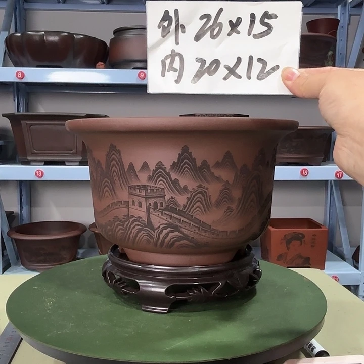 紫砂花盆刻绘长城