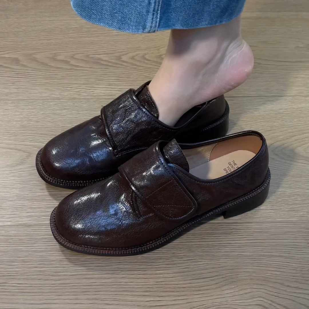 单鞋2025新款通勤简约真皮英伦风乐福鞋百搭复古魔术贴包头小皮鞋