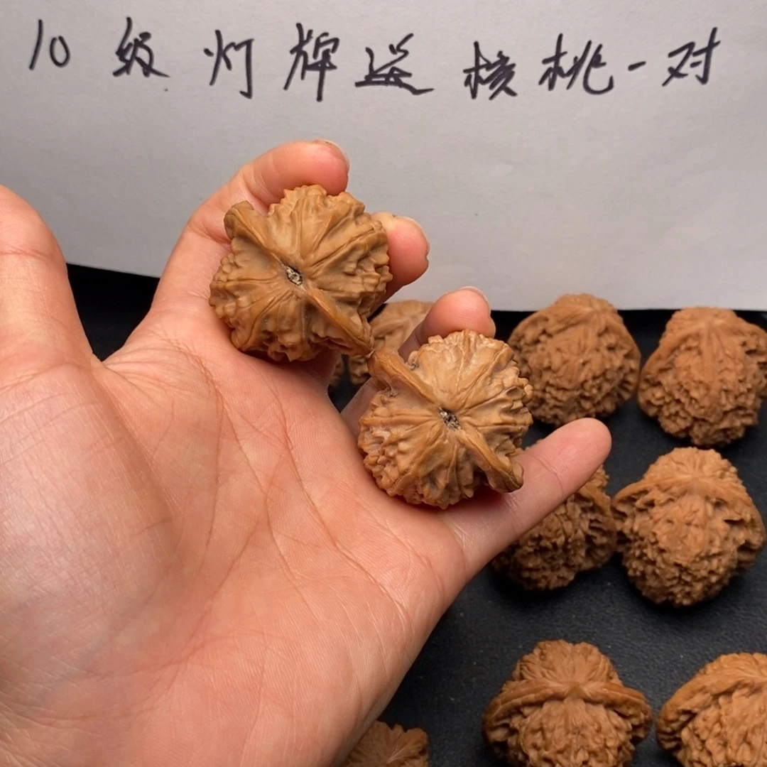 无***猜文玩核桃把件图图磕尖