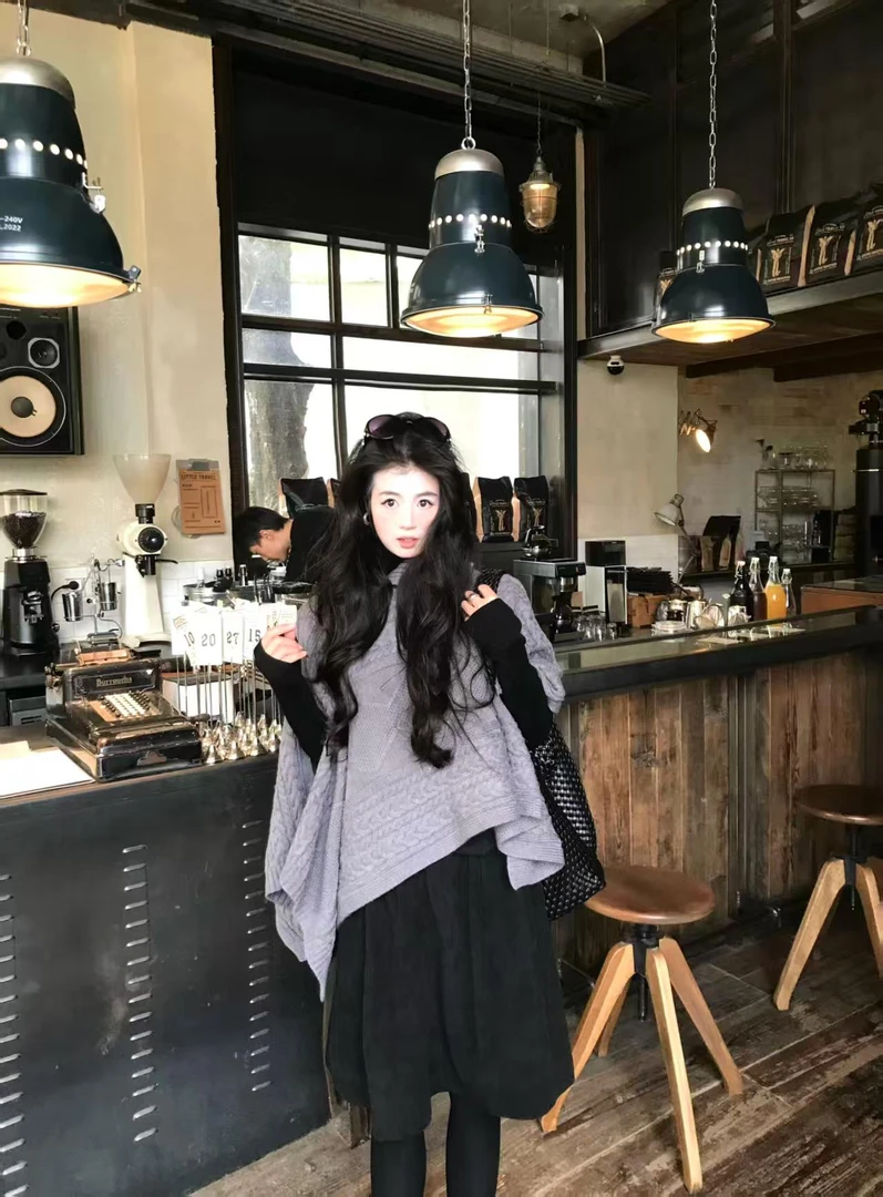 秋冬新款高领不规则套头针织斗篷披肩长袖打底上衣百搭半裙三件套