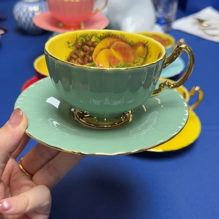 俄安斯丽每天九点开播(黄金果园