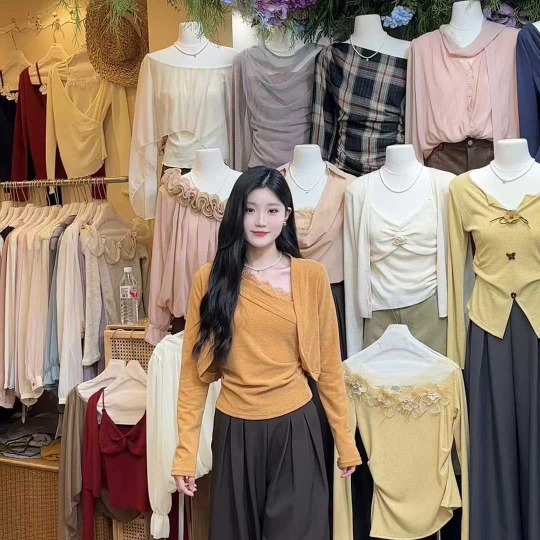 纯欲韩系博主穿搭秋季纯欲时髦蕾丝拼接斜肩背心+开衫套装女上衣