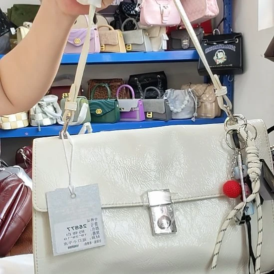 牦牛剖层皮革小牛皮