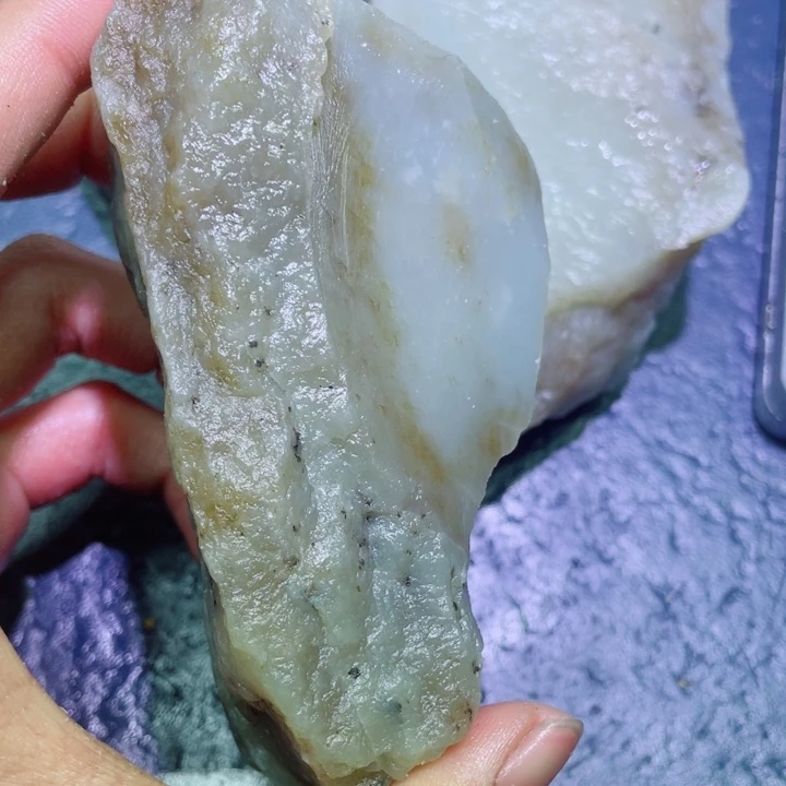 和田玉未镶嵌珠宝半成品