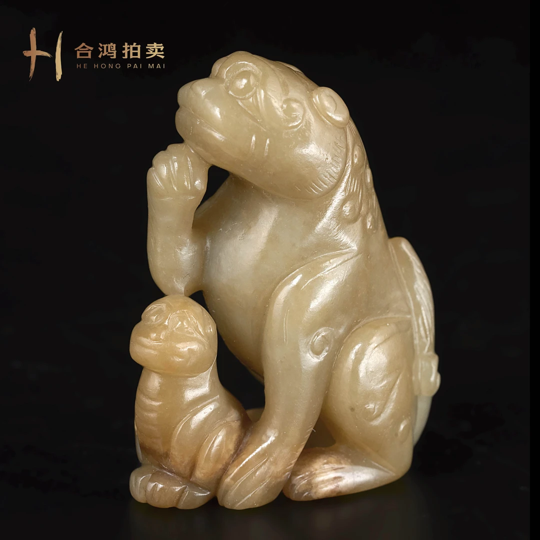 C006 明代 青白玉透雕子母兽