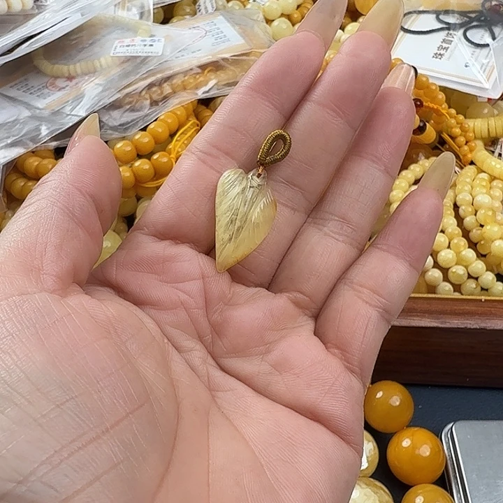 琥珀未镶嵌珠宝奇石