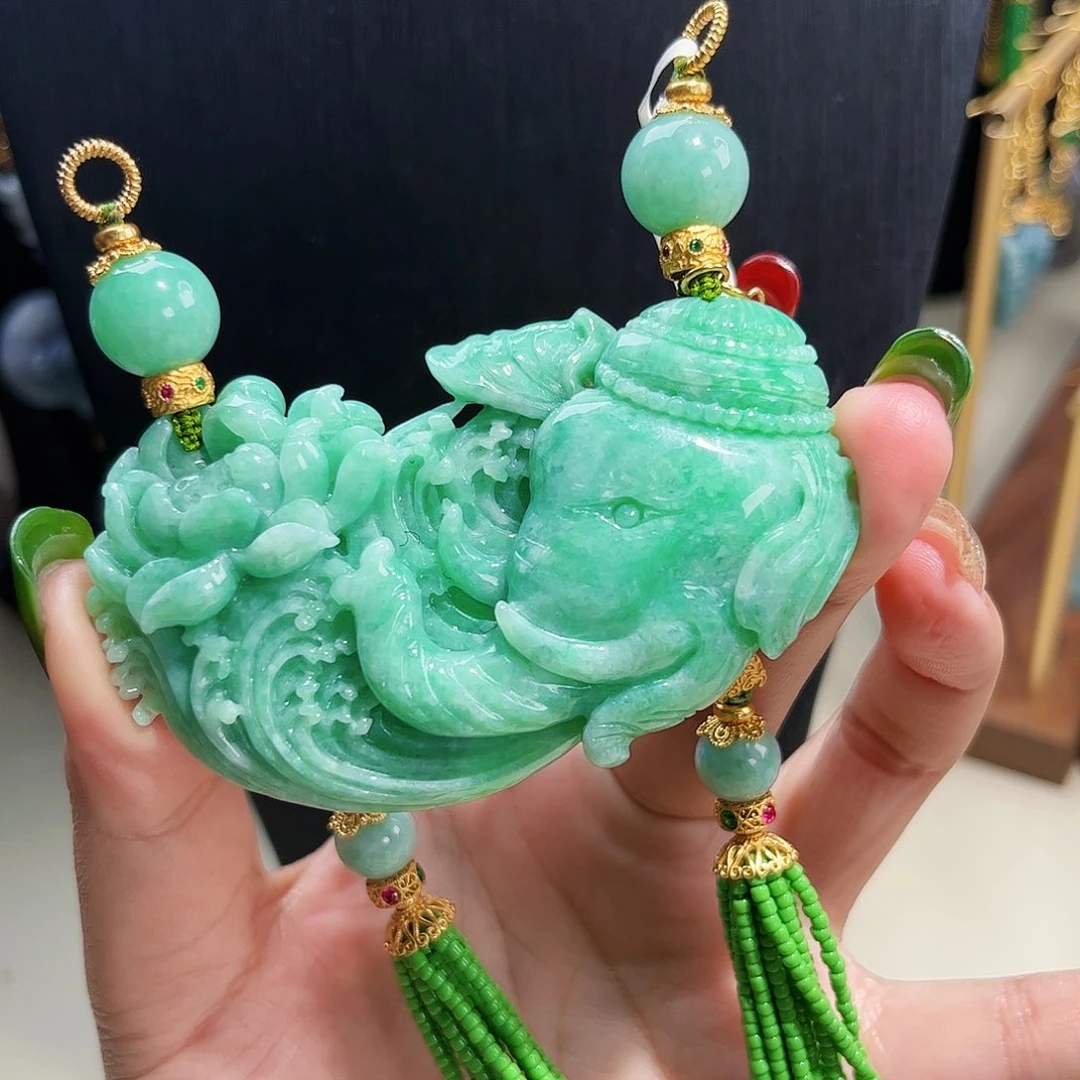 【闪购商品】翡翠吊坠(赠链)未镶嵌象