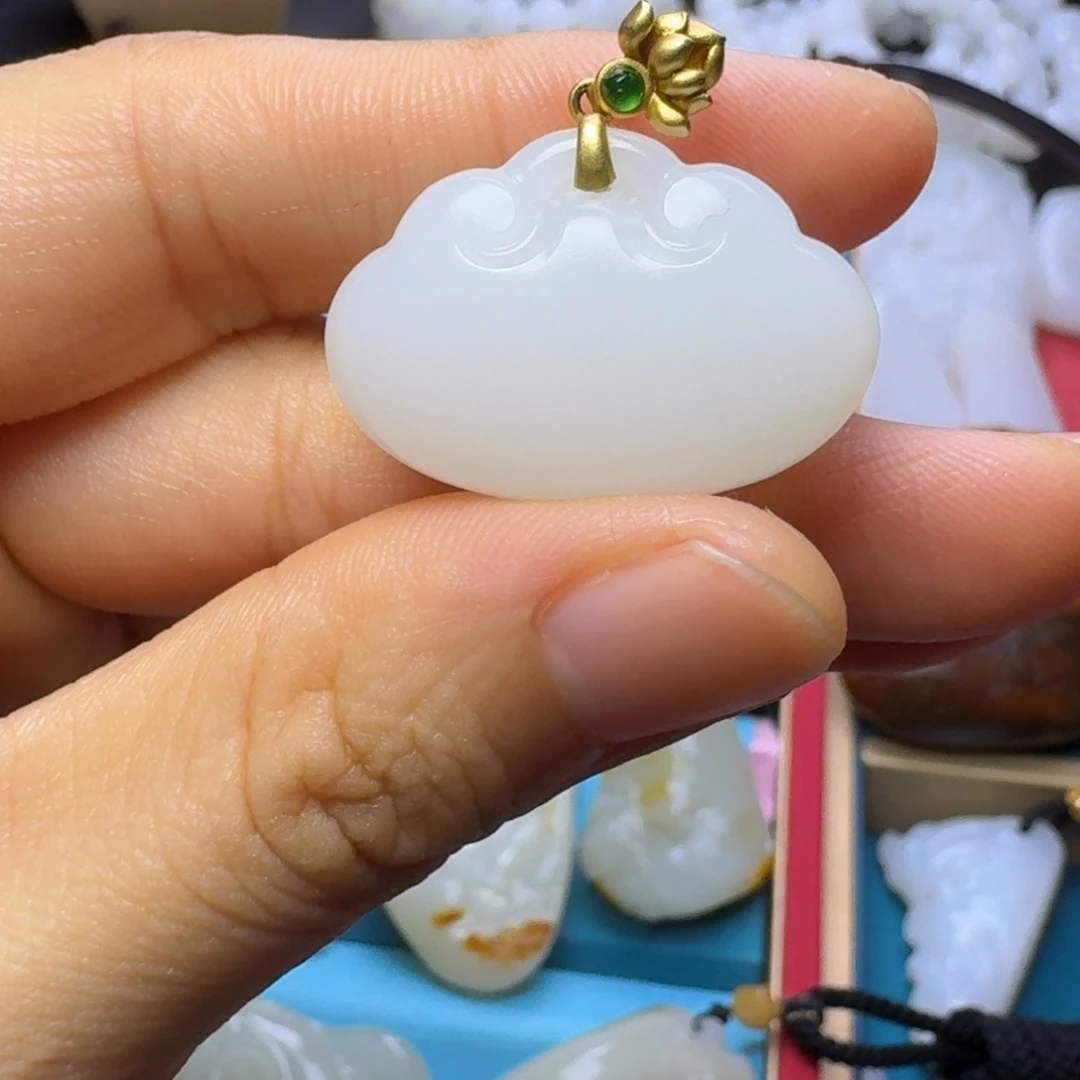 和田玉颈饰未镶嵌大*