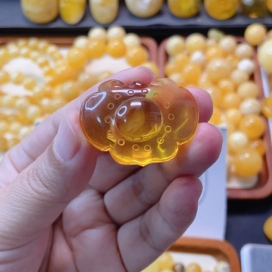 琥珀未镶嵌颈饰天然蜜蜡