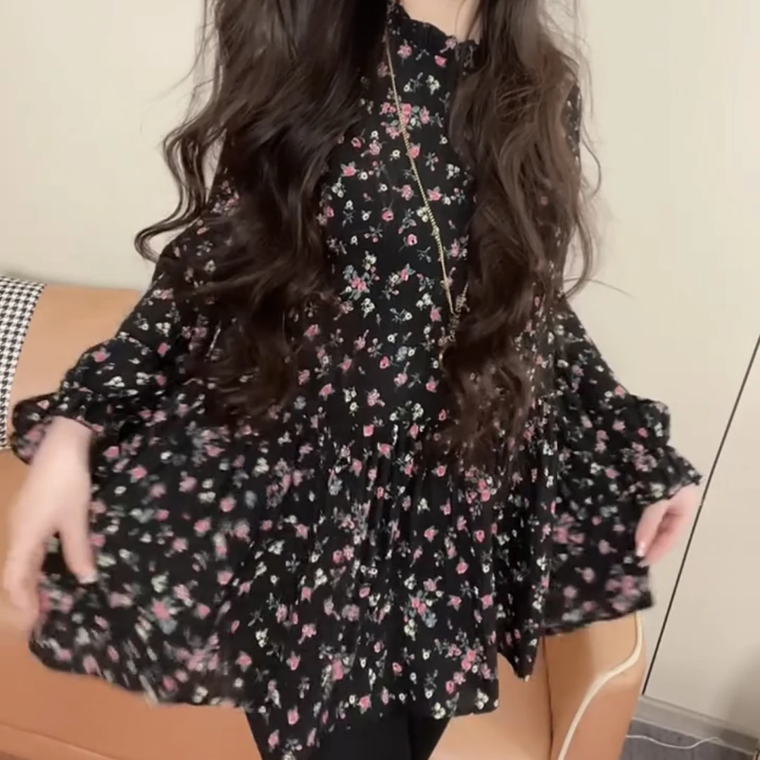 新款时尚洋气碎花衫