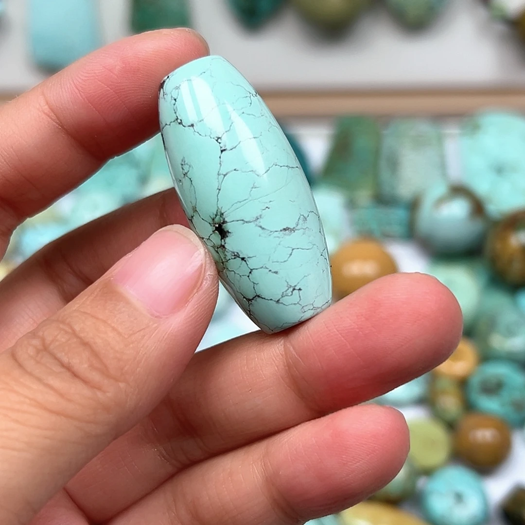 静***子绿松石未镶嵌珠宝奇石