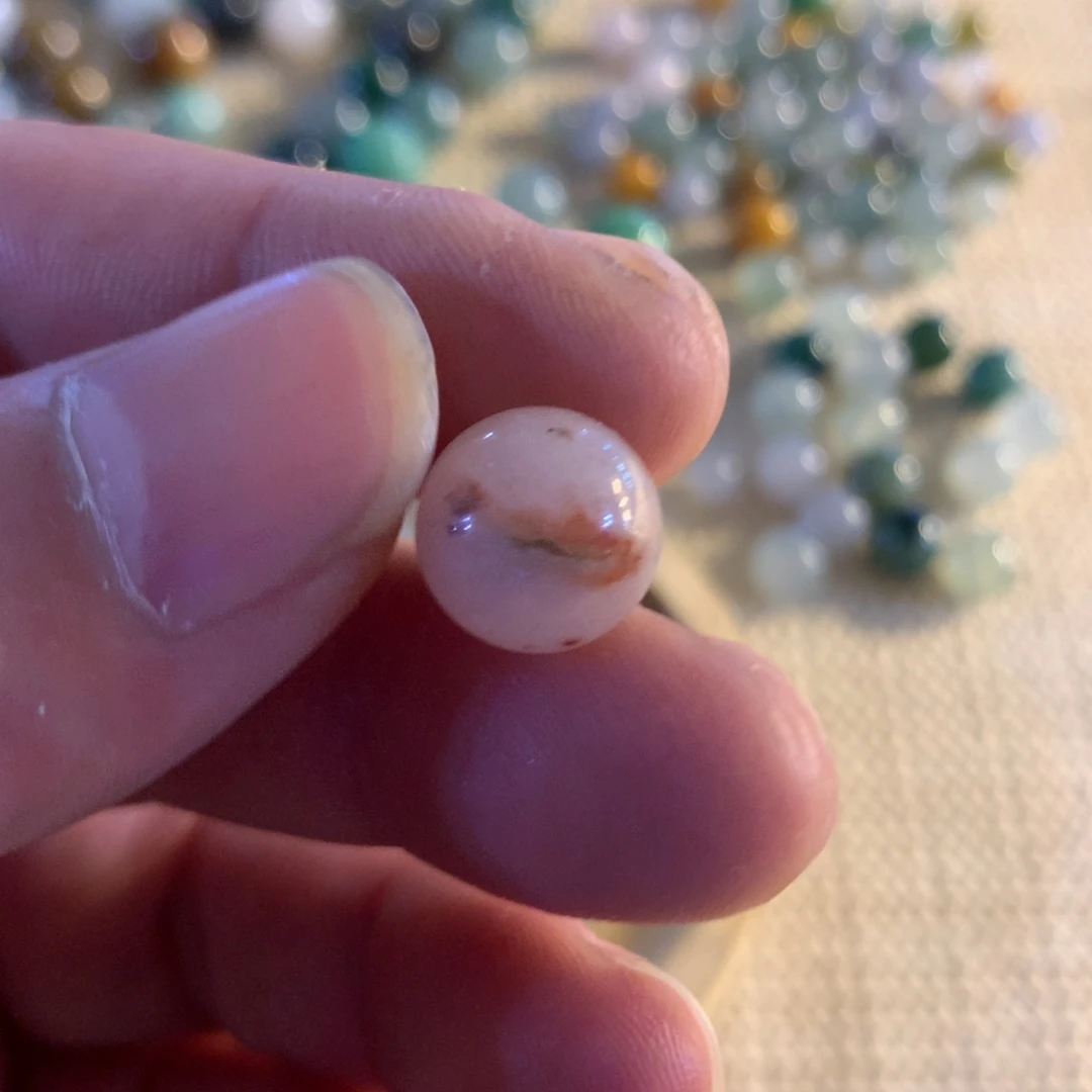 翡翠散珠有裂珠子一颗