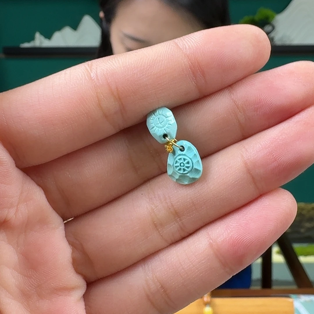 绿松石未镶嵌珠宝奇石