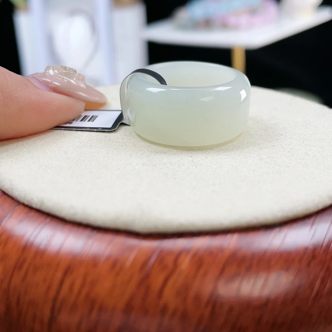 和田玉未镶嵌戒指P25俄白圆切18.2不退换