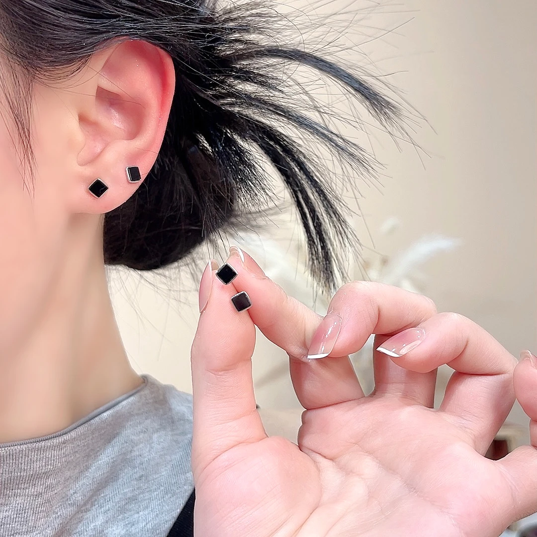 简约黑色方形耳钉法式气质百搭个性小巧冷淡风Q-983