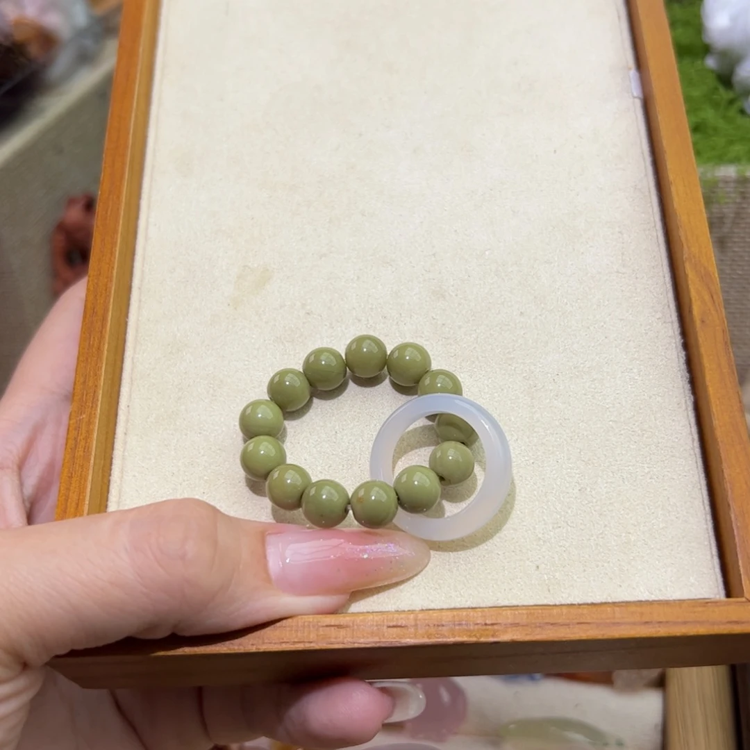 9***长颈饰未镶嵌石英质玉