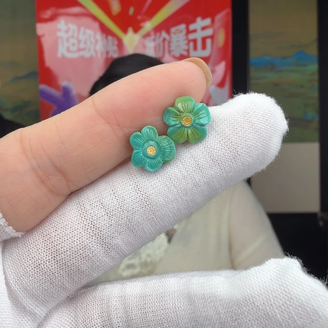 绿松石未镶嵌珠宝奇石