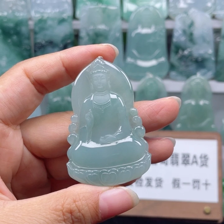 颈饰未镶嵌翡翠素衣观音