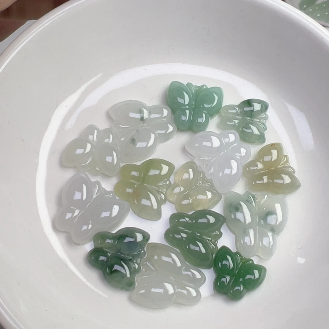 翡翠散珠蝴蝶一只