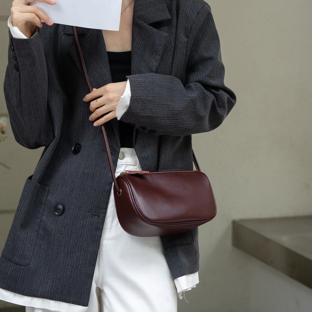 女士斜跨包2025秋冬新款小众斜挎包小方包单肩包包