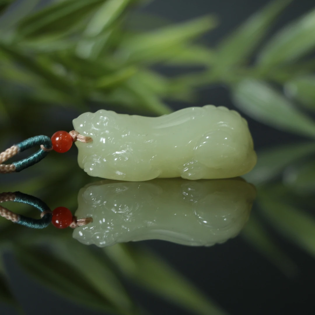 1207GC8830和田玉挂件