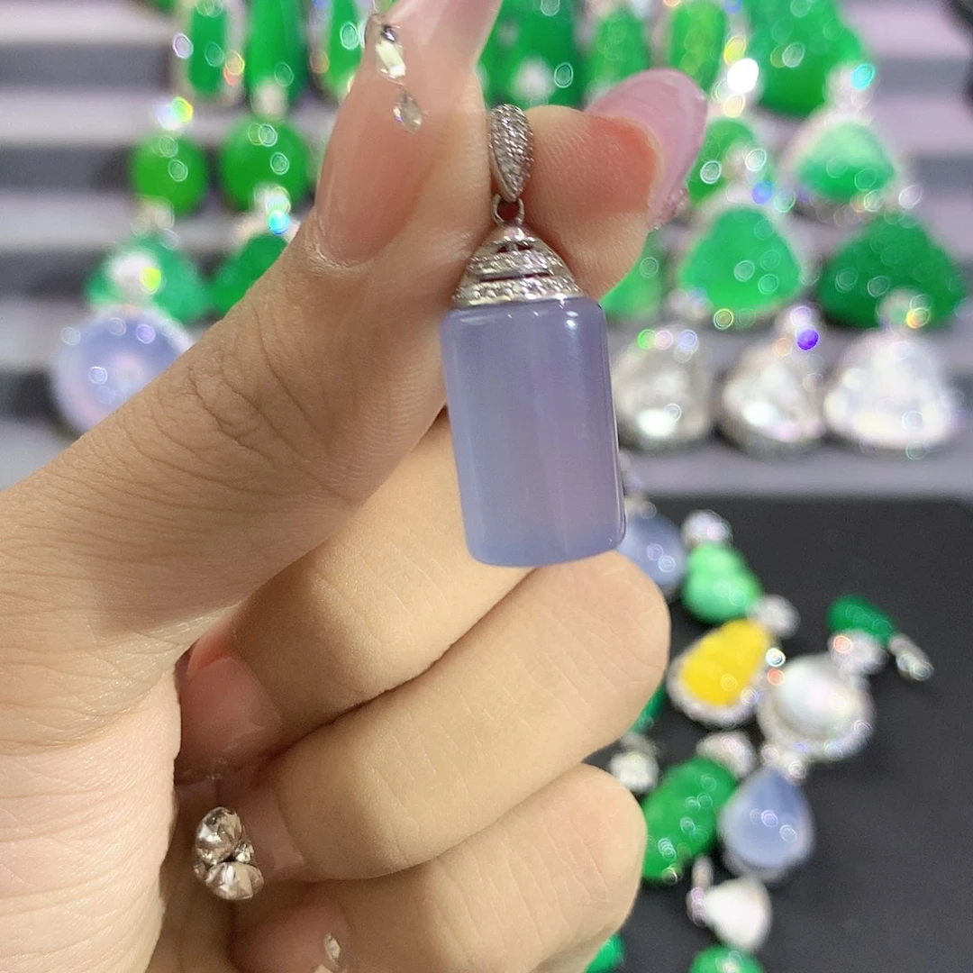 圆***团玛瑙/玉髓银S925镶嵌颈饰