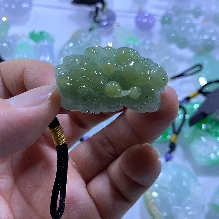 翡翠未镶嵌颈饰天然翡翠A货吊坠