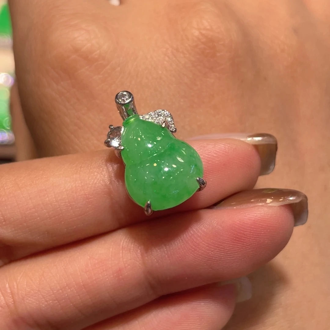 颈饰银S925镶嵌翡翠吊坠