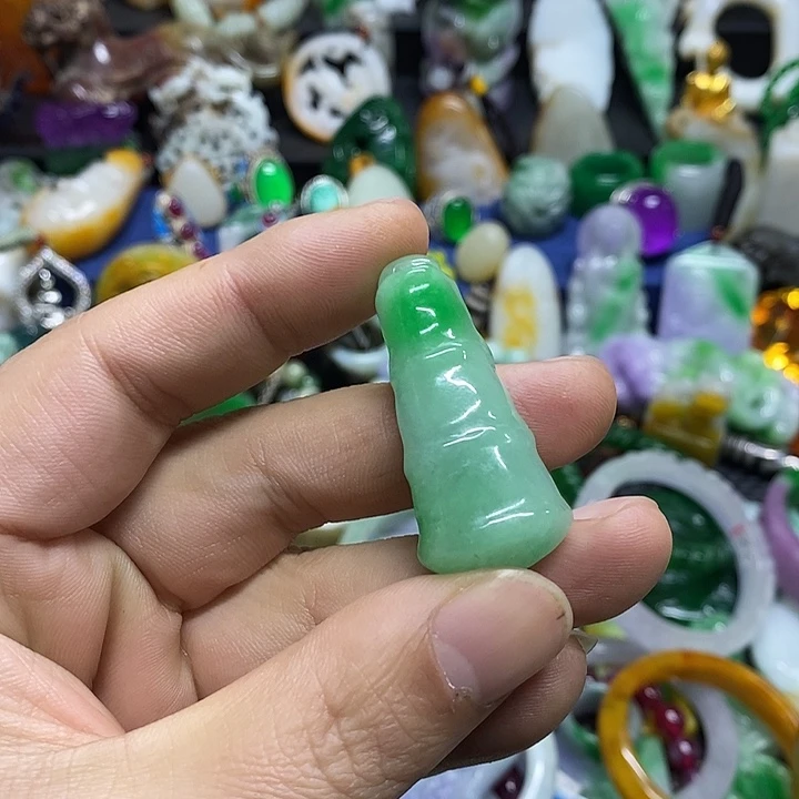 颈饰未镶嵌翡翠官方正规军回血放漏