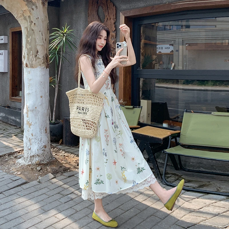 法式无袖背心碎花连衣裙子女夏季2025新蕾丝拼接高级感刺绣长裙