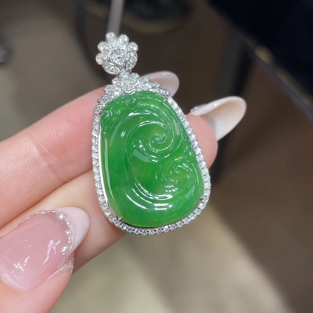翡翠颈饰18K金镶嵌天然缅甸翡翠a货