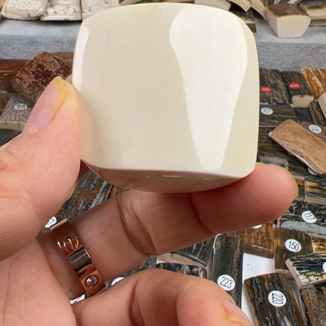 雕刻成品图中最大