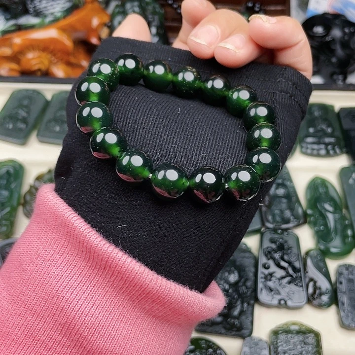 泰***哥蛇纹石玉未镶嵌挂件