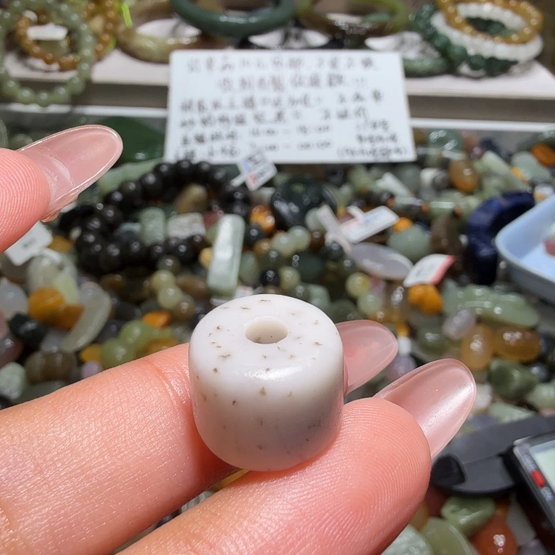 和田玉未镶嵌珠宝奇石