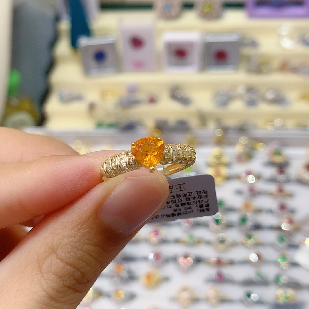 戒指银S925镶嵌石榴石（芬达石）