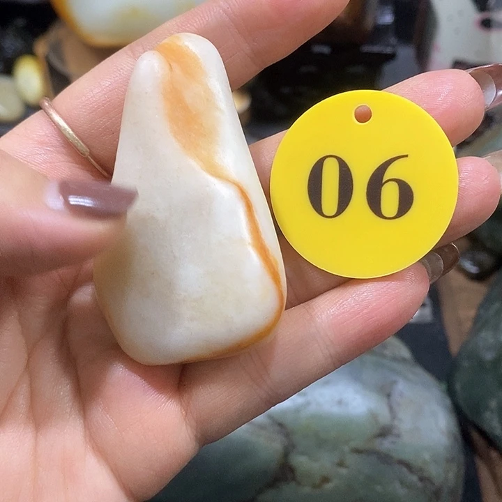 未镶嵌和田玉（糖玉）挂件