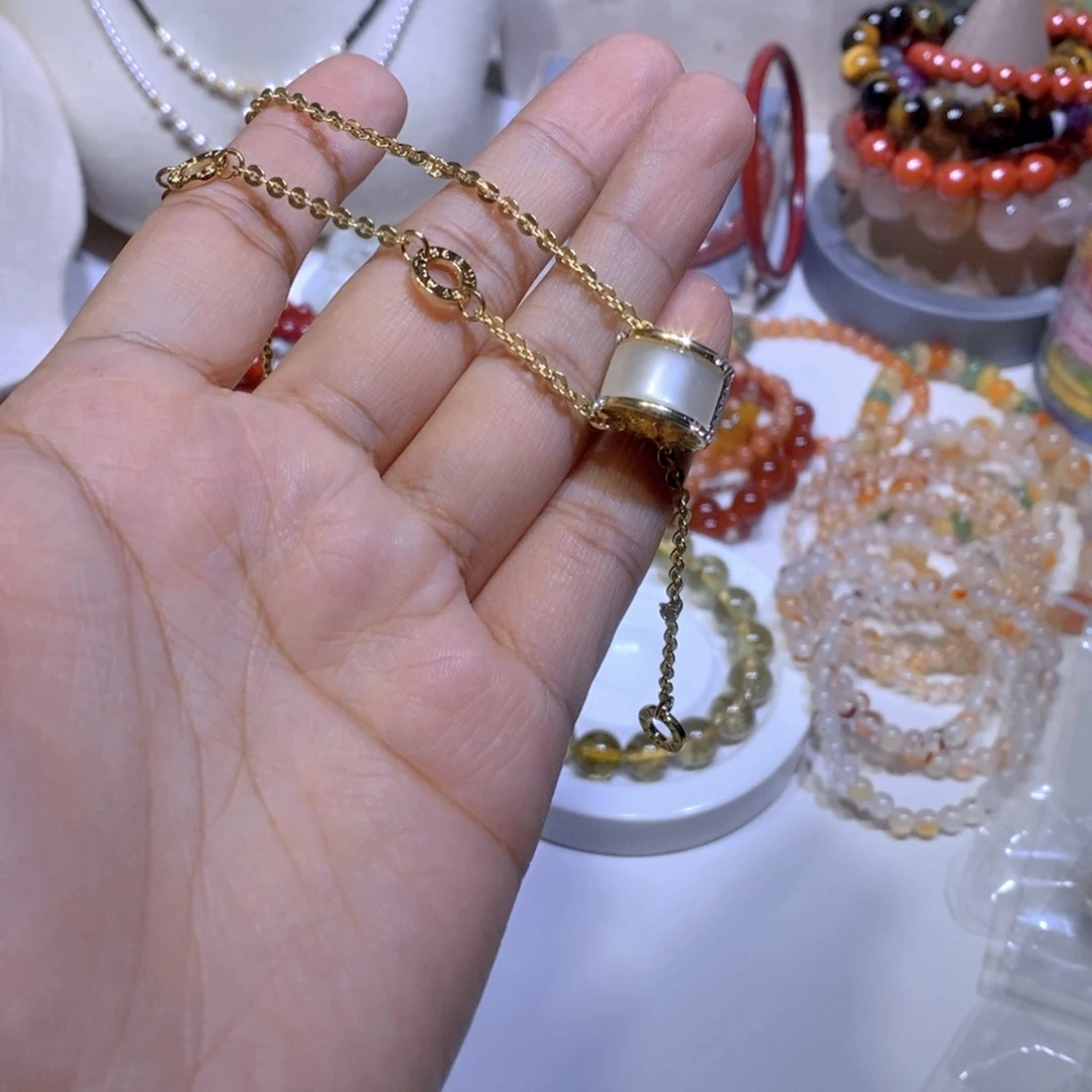 玛瑙/玉髓未镶嵌颈饰路路通金色