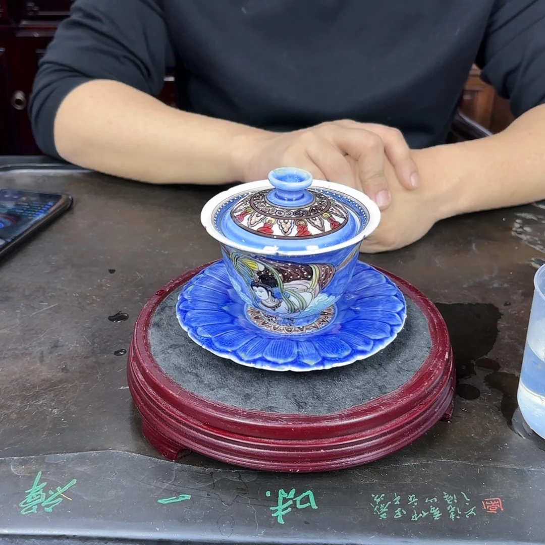 E***装哈哈哈哈哈哈哈哈哈人