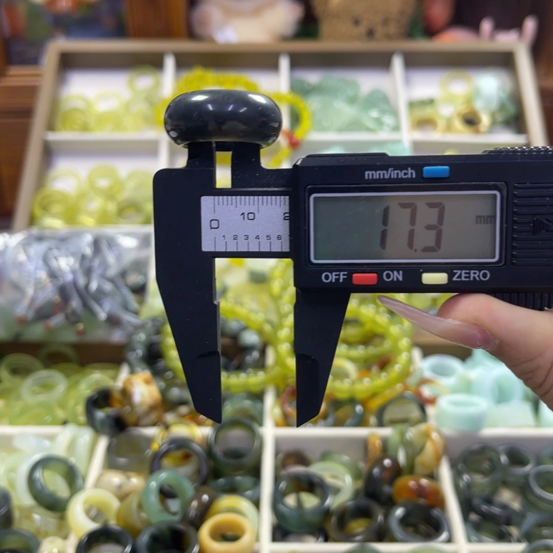 蛇纹石玉未镶嵌手镯102