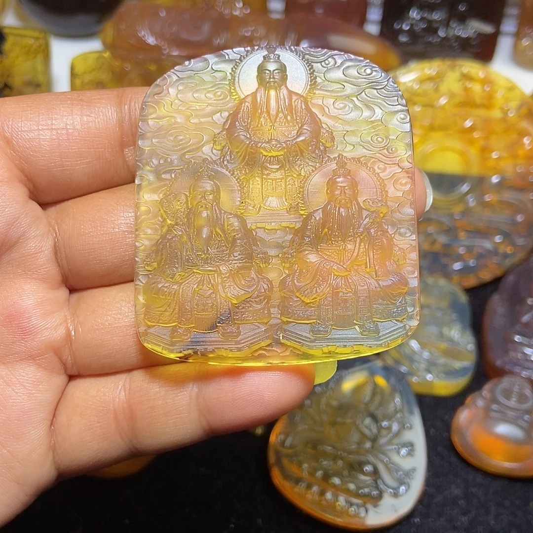 莫***林琥珀未镶嵌颈饰缅甸天然琥珀吊坠