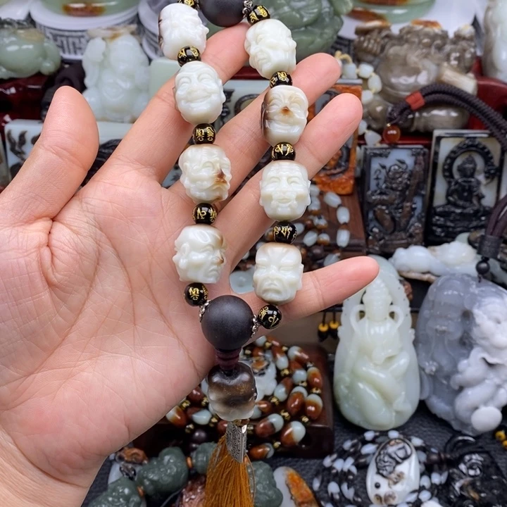 将***来和田玉未镶嵌颈饰