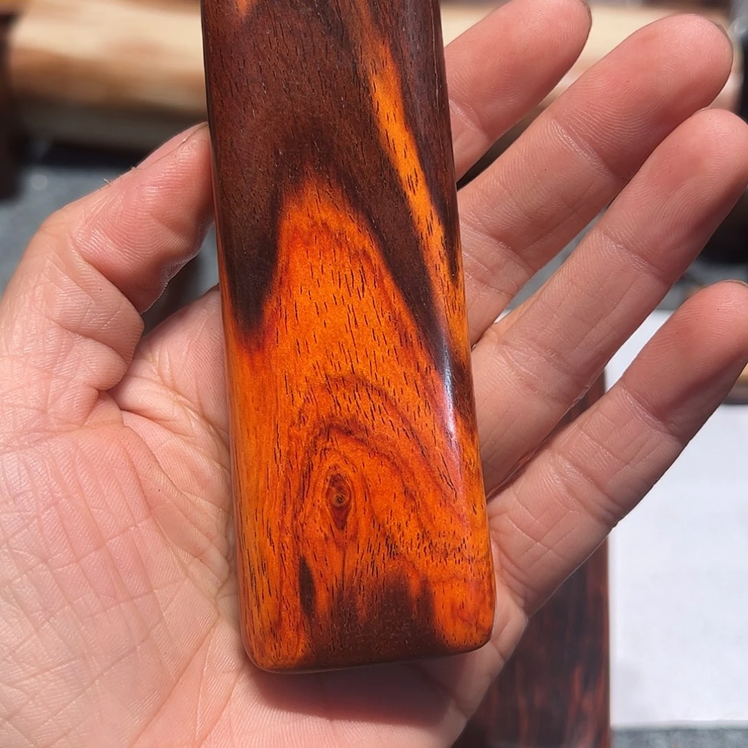 交趾黄檀（大红酸枝）m**s